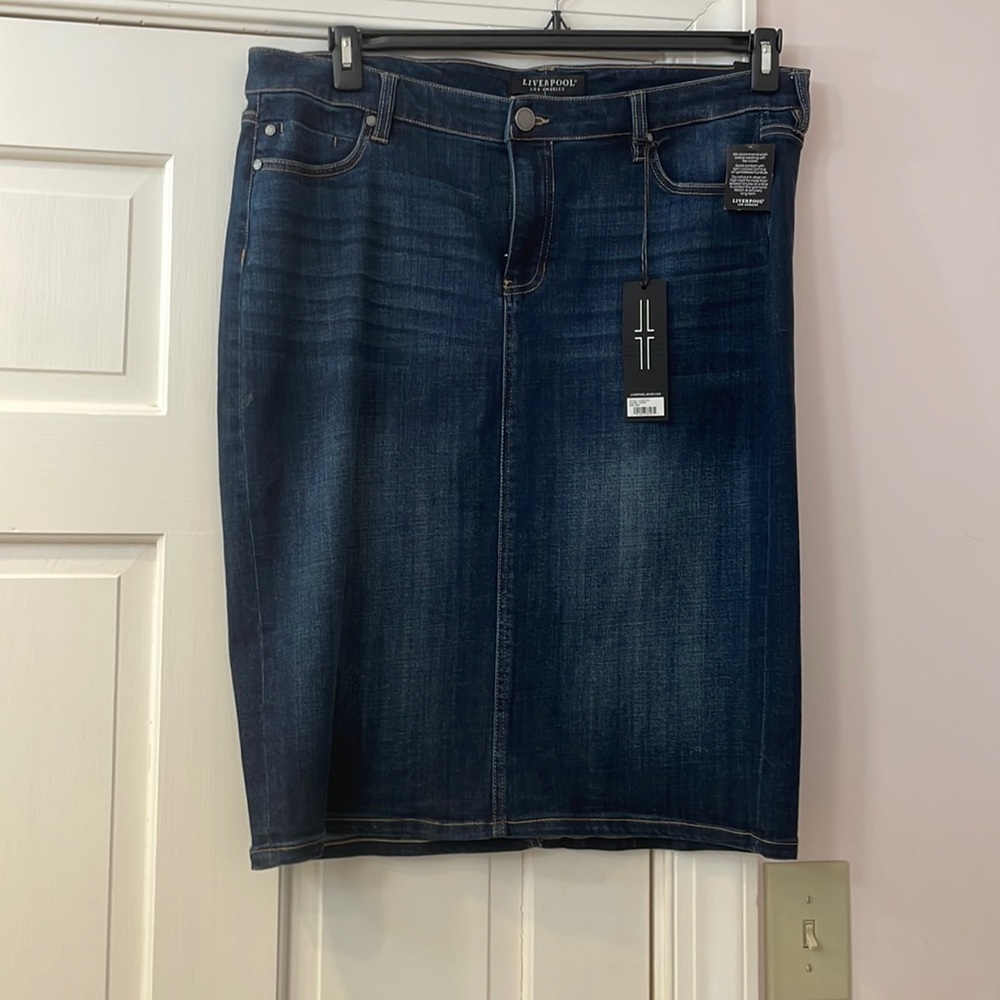 Liverpool denim skirt knee length.  18W